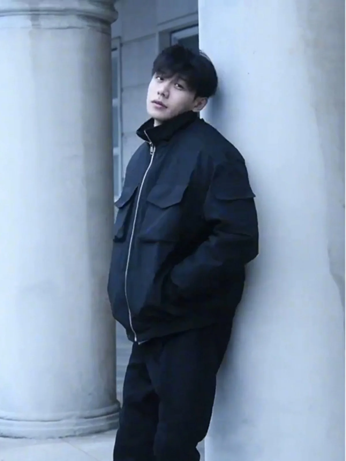 

Short Padded Jacket Men's Winter Cotton Jacket Stand Collar Multi Pocket Workwear Style Flight Jacket Cleanfit Zipper Closure