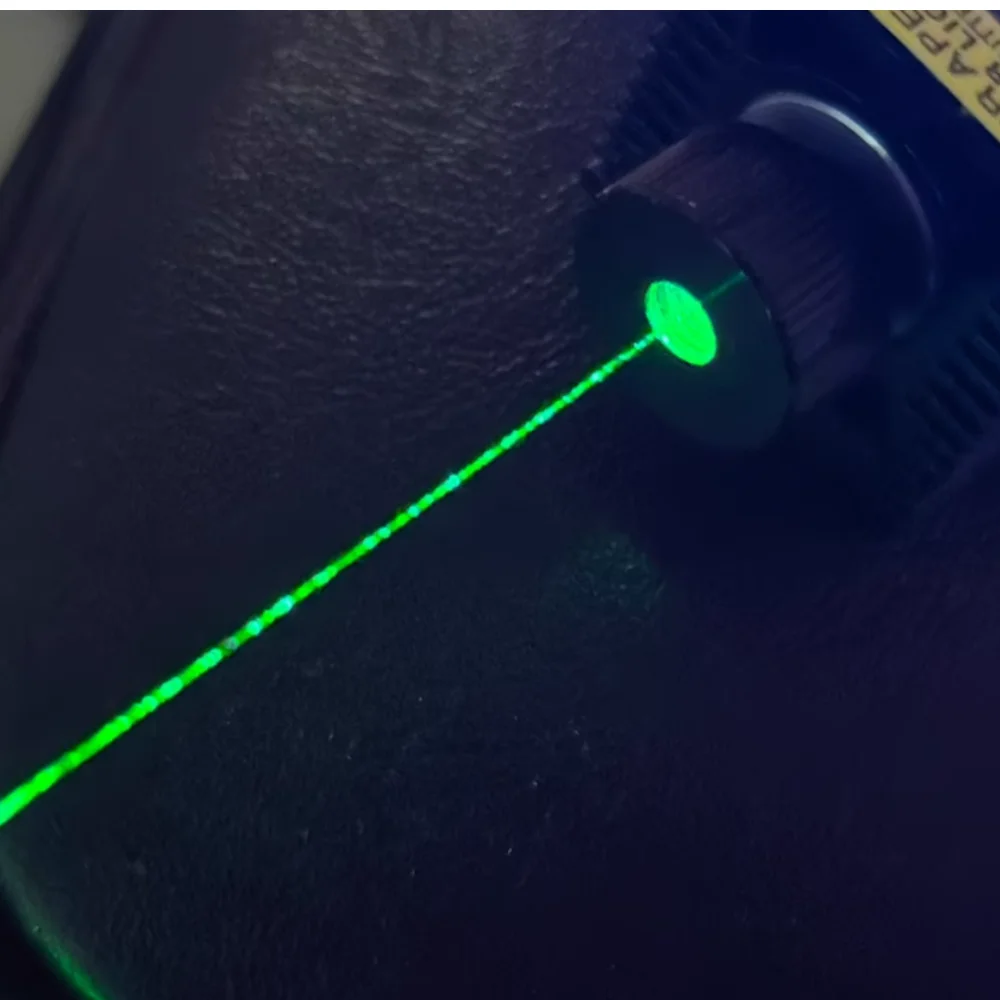 Adjustable Focus 532nm 200mW Green Laser Module supports TTL/PWM  33x105mm