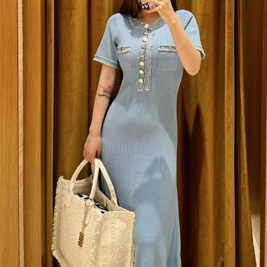 

Women's Metal Single Breasted Knit Long Dresses Elegant V-neck Pleated Wrapped Hip Bodycon Dress 2024 Fashion High Street Robes