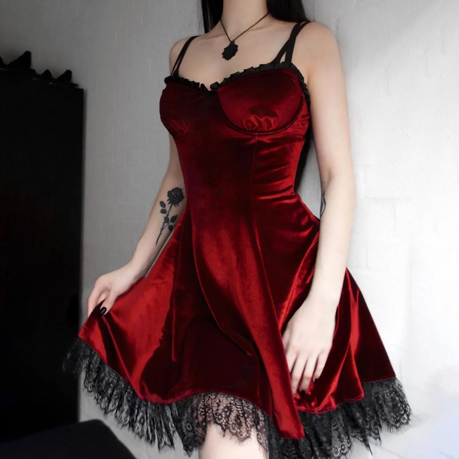 Fluwelen Gothic Sexy Zwarte Mini Jurk Vrouwen Vintage Spaghettiband Hoge Taille Jurken Esthetische Elegante Gothic Party Club Jurk