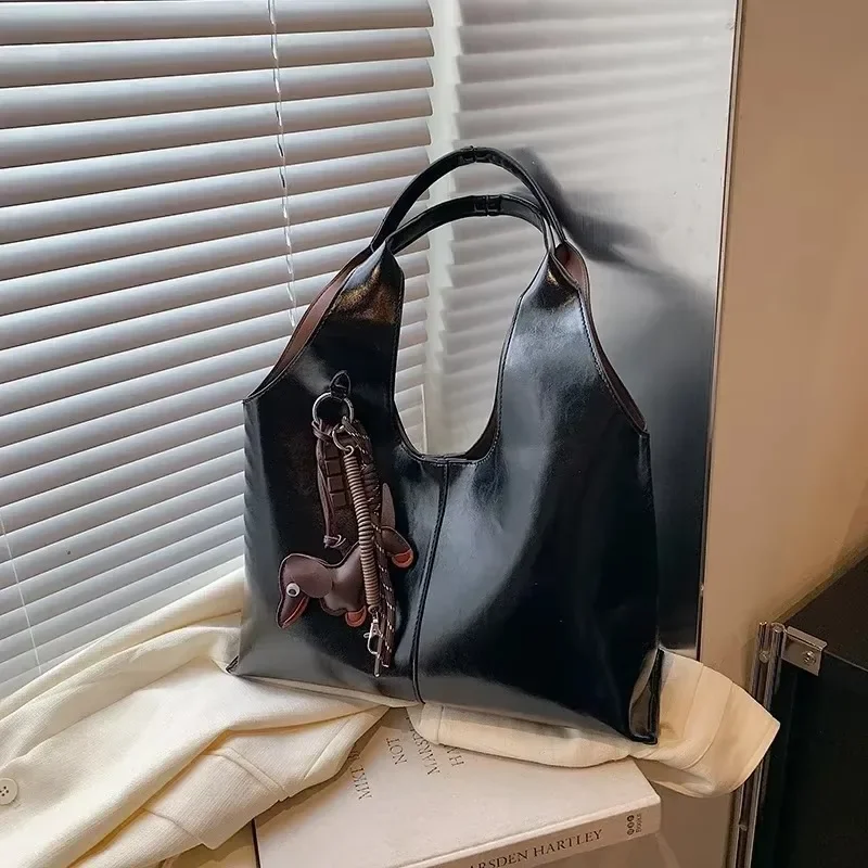 

Magnetic Buckle Casual Tote Bags Interior Compartment Solid Soft Large Capacity Hot Sale Bags for Women Zipper Women's Handbags