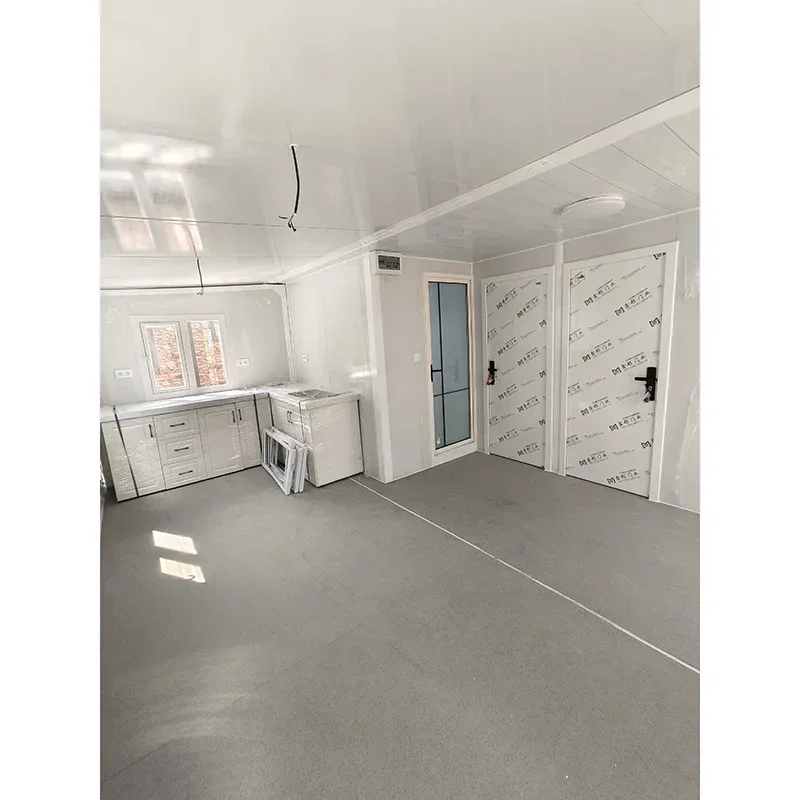 Casa de contêiner pré-fabricada dobrável totalmente equipada de 20 pés com varanda de telhado Casas minúsculas baratas Casas modulares