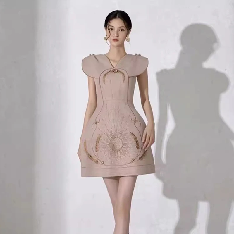

High Quality Slim Embroidery Dresses Spring Women V-neck Sleeveless Dress New Summer High Waist Zipper Casual A-line Mini Dress