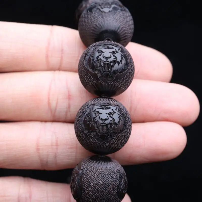 خشب الصندل الطبيعي الأبنوس سوار الرجال 20 مللي متر العدوانية منحوتة النمر رئيس الخرز المستديرة اليد سلسلة مجوهرات خشبية بوتيك الهدايا