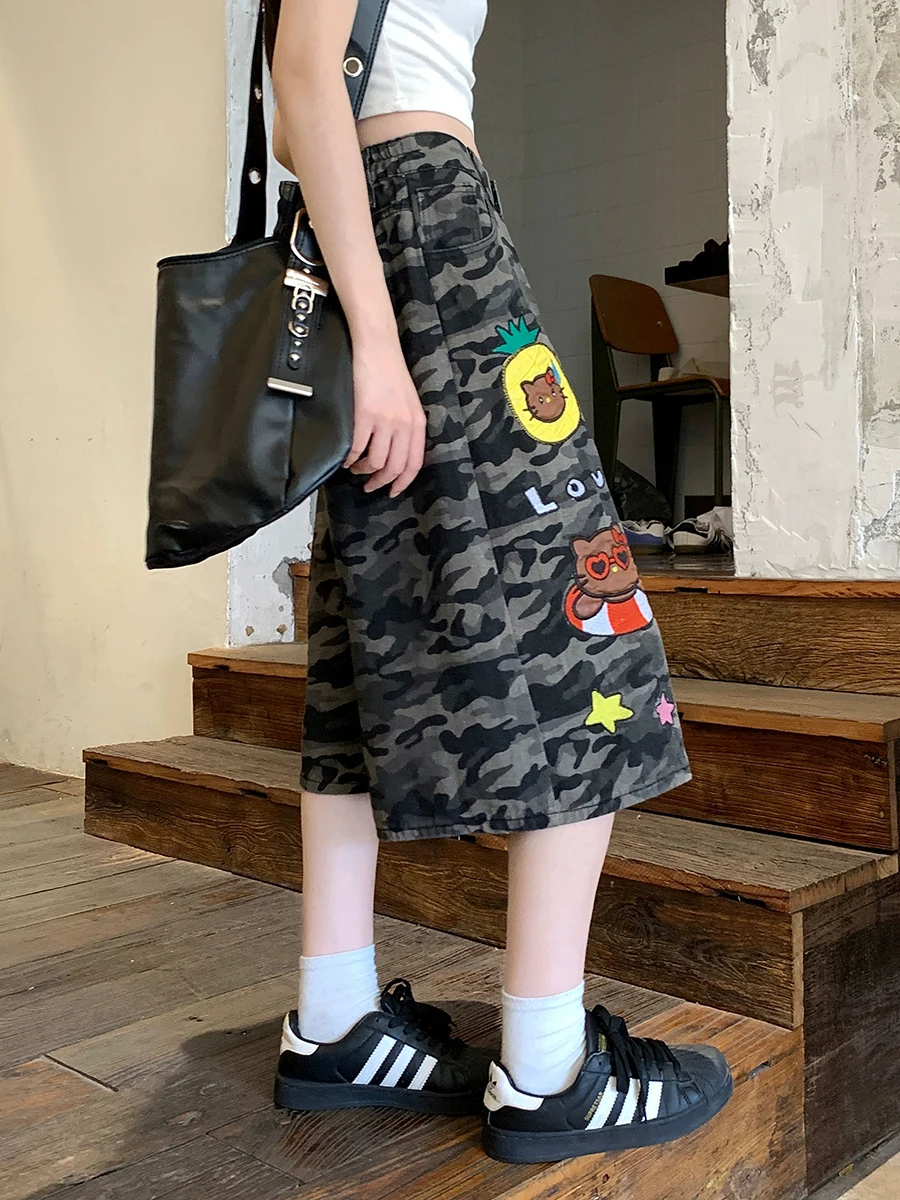 RORORIRI Cartoon Ricamato Camo Jeans Jorts Donna Vita bassa Patched Dritto Casual Gamba larga Pantaloncini di jeans Retro Y2k Streetwear