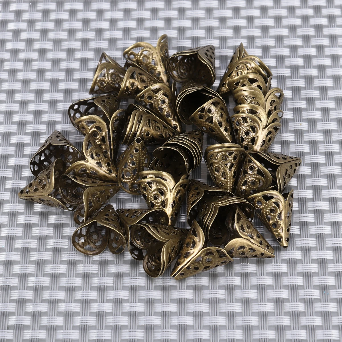 

50 pcs Umbrella Flower Hat Metal Bead Caps Diy Jewelry Accessories For Necklaces Bracelets Earrings Filigree Cone Design Pendant