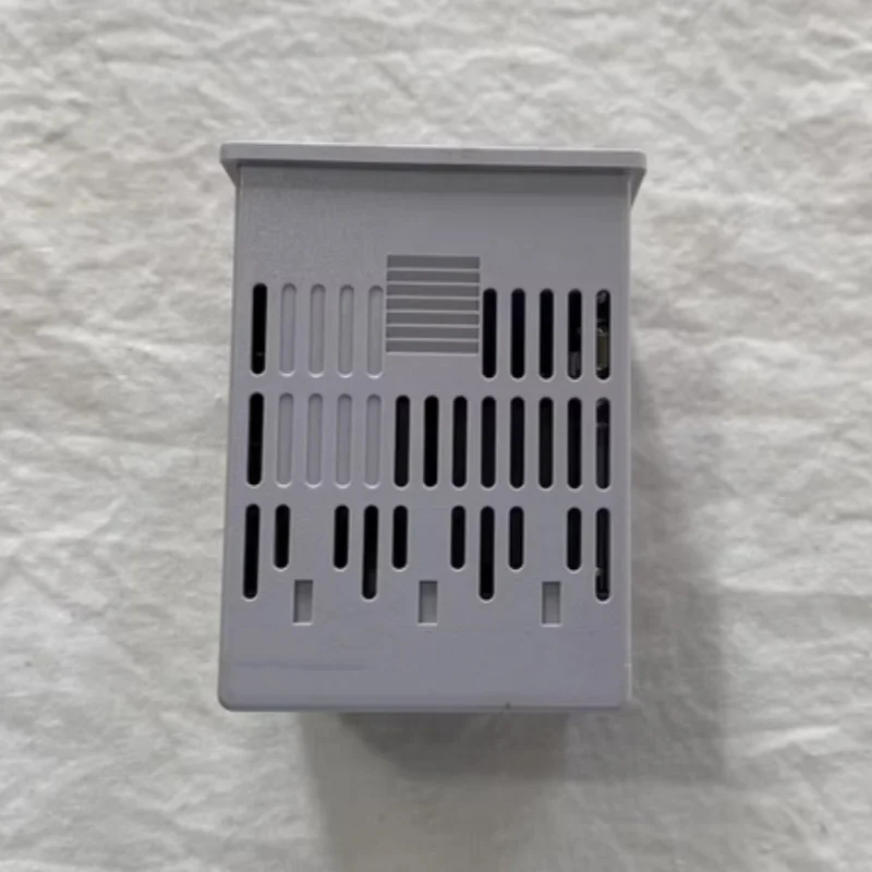 C15SR0RA0100 C15TC0LA0100 C15TR0TA0100 C15TV0LA0100 Original Temperature Controller In Stock