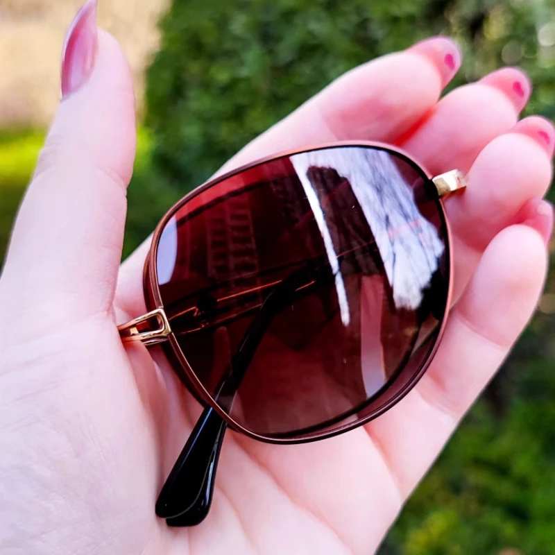 New Women Folding Sunglasses Gradient Color Dot Diamond Titanium Alloy Polarized Sun Glasses Anti UV Outdoor Fashion Eyeglasses
