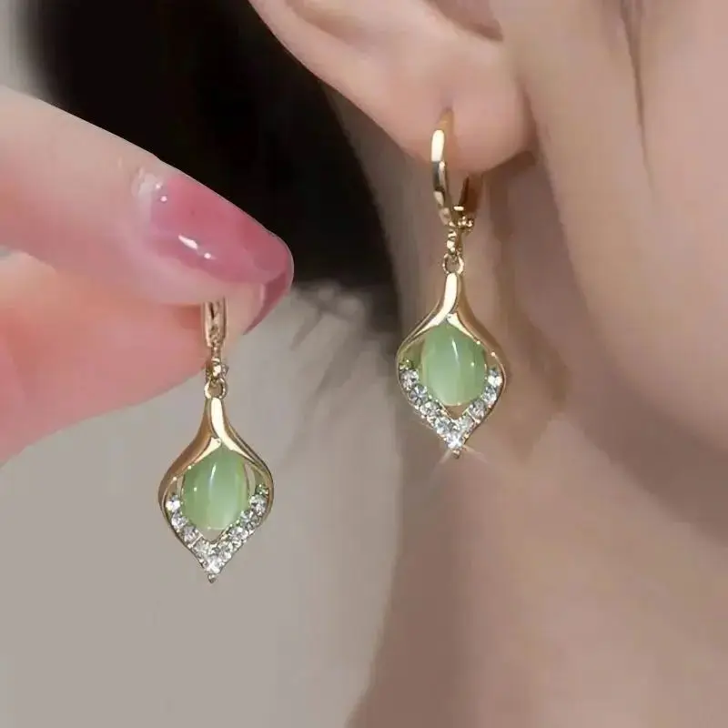 Trend Korean New Zircon Earrings for Women Fashion White Green Moonlight Cat Eye Stone Earrings Party Jewelry Gifts Wholesale