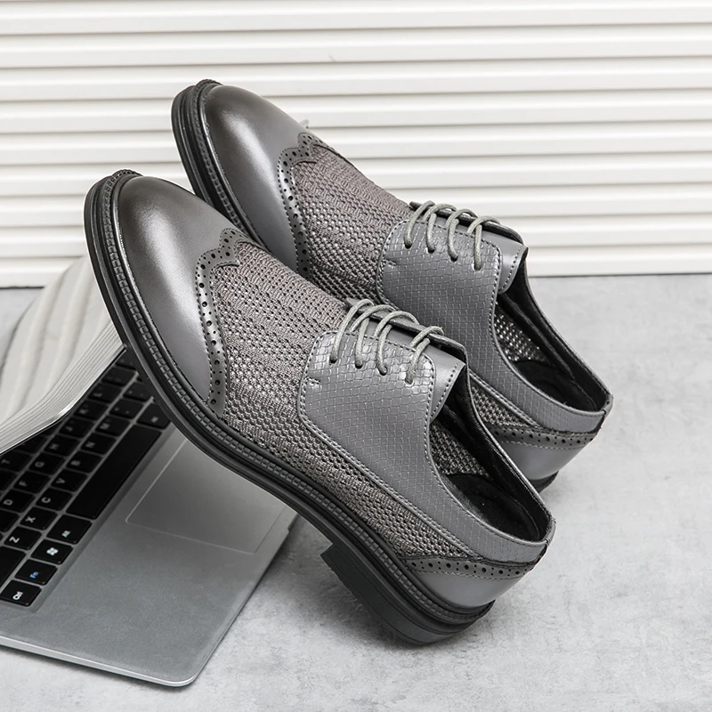 Summer Men Retro Brogues Men Lace-up Comfortable Breathable Brand Small Leather Shoes Men Business Dress Shoes Sizes 38-46