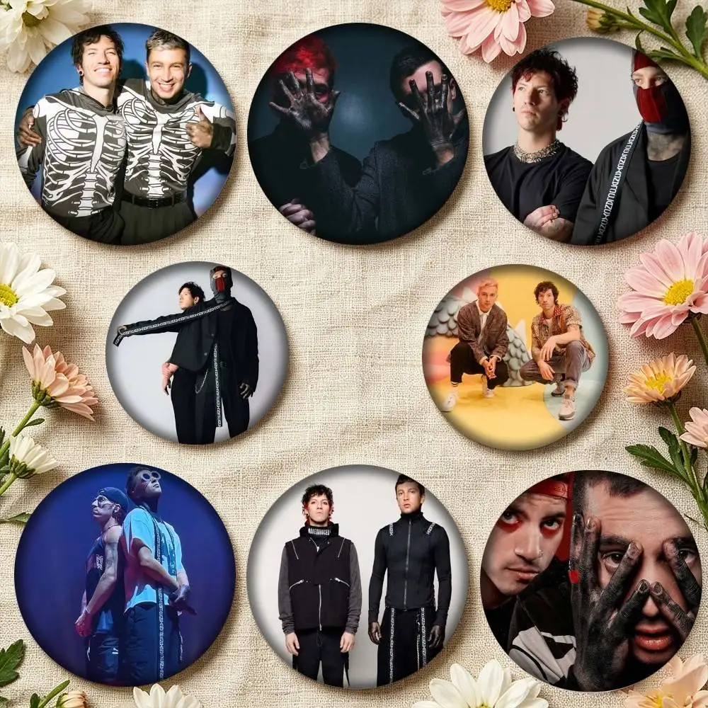 T-Twenty One Pilots Band 25 32 44 58 75mm Badges Personalized Round Brooches Pins Accessory Gift