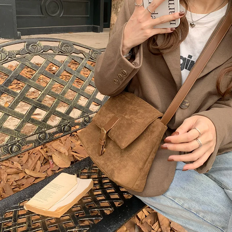 حقيبة كتف واحدة للنساء من جلد البولي يوريثان مقاومة للاهتراء، حقيبة تحت الإبط بقفل قلاب من جلد الغزال القديم، حقيبة كروس مربعة