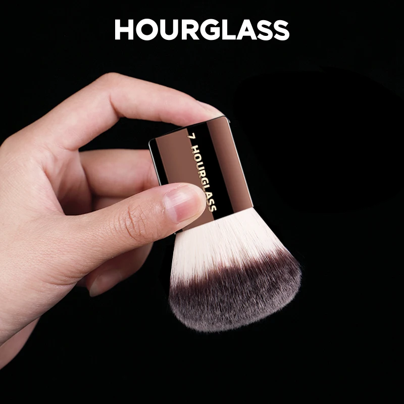 Hourglass Makeup Brush- No.7 Finishing Brush Soft Fiber Hair Portable Powder Brush Fashion Design Single Face Brush