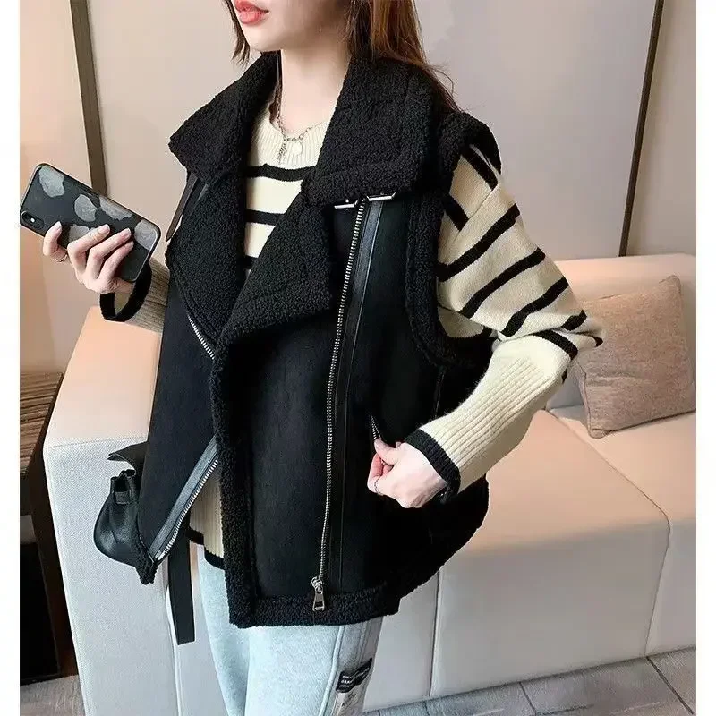 Women Lamb Wool Jackets Sleeveless Vest Waistcoat  Autumn Winter Coats Loose Suede Fur Integrated Vests Zipper Thick Coat