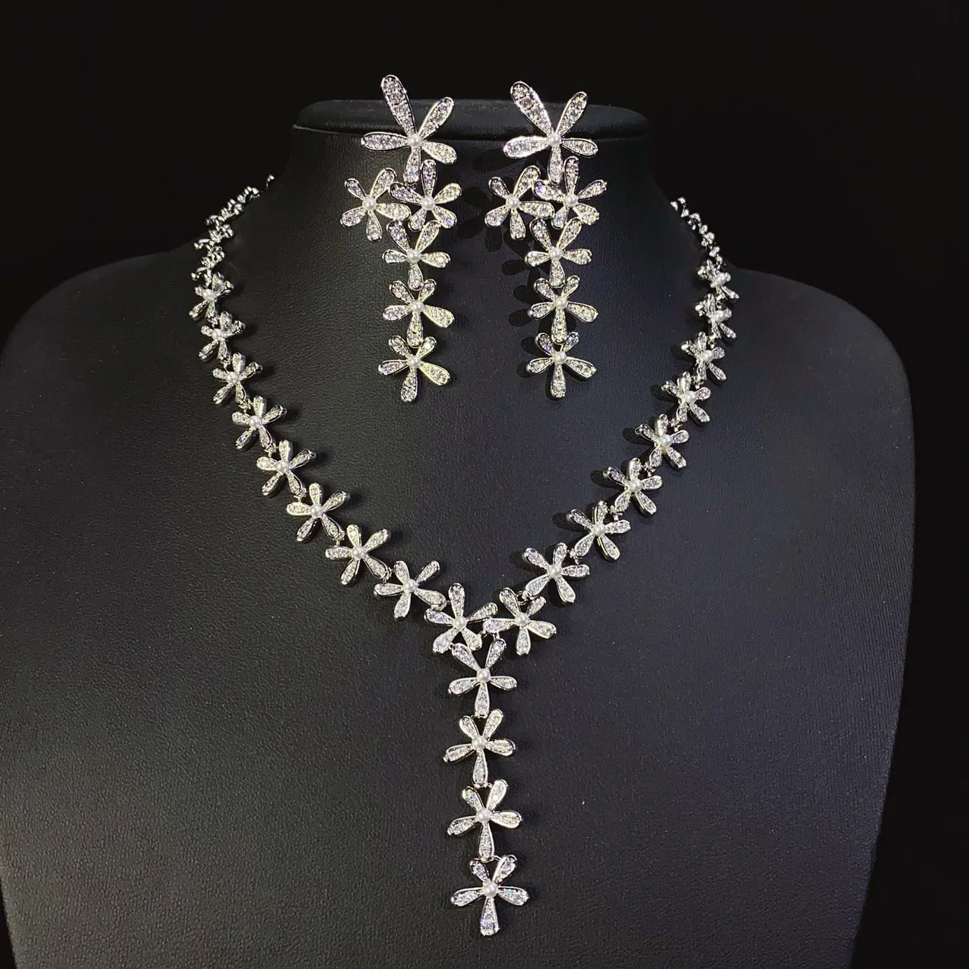 

Stylish Fine Small Pearls Flower Sparkling Jewellery 2 Piece Necklace Earrings Set Summer Gift Dress Prom Party Bridal M-468