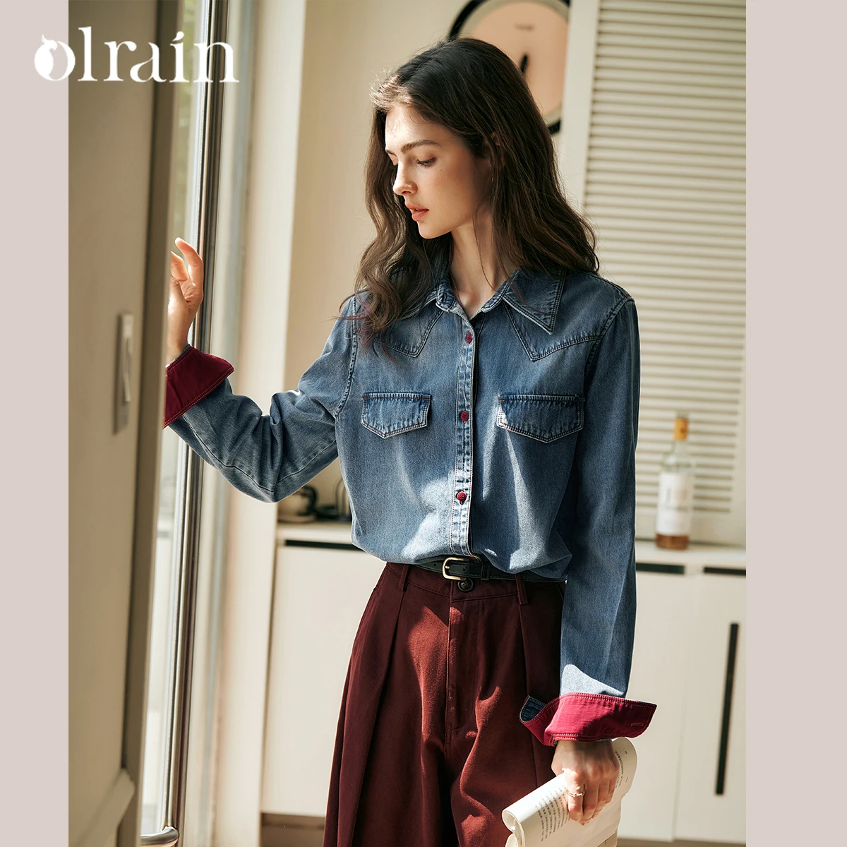 

OLrain женская джинсовая рубашка винтажная лоскутная блузка с отложным воротником осень 2025 контрастного цвета на пуговицах женские топы O57QC95933