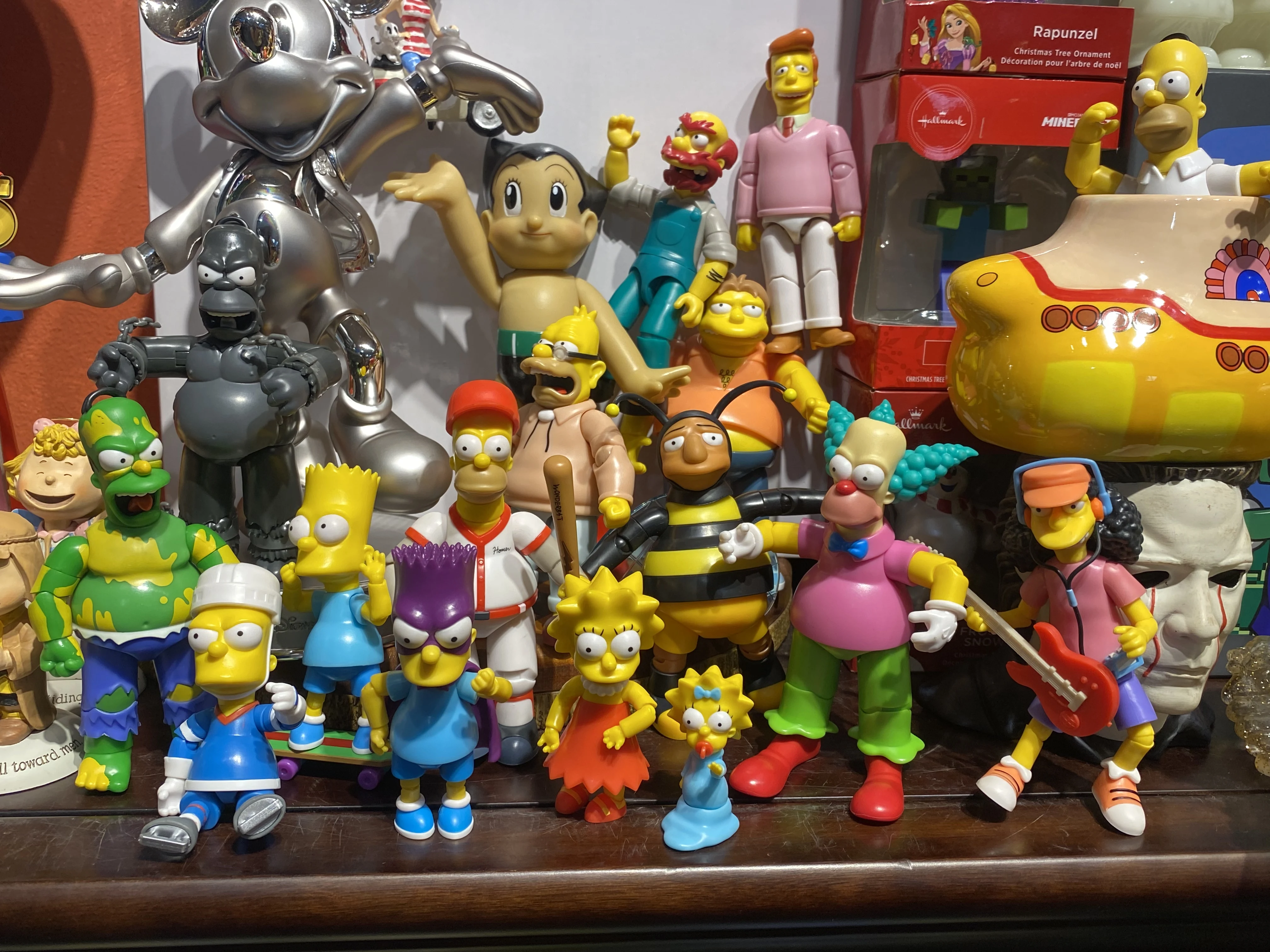 In Stock Animated Yellow Family Figure  - Cartoon Dad Collectible Model Desktop Ornament Character Periphery Gift - view 2
