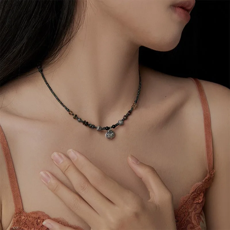 Ping An Lock Handmade Bone Chain with Retro Beaded Design Feeling: A Small Group Necklace with a New Chinese Style Chinese Style