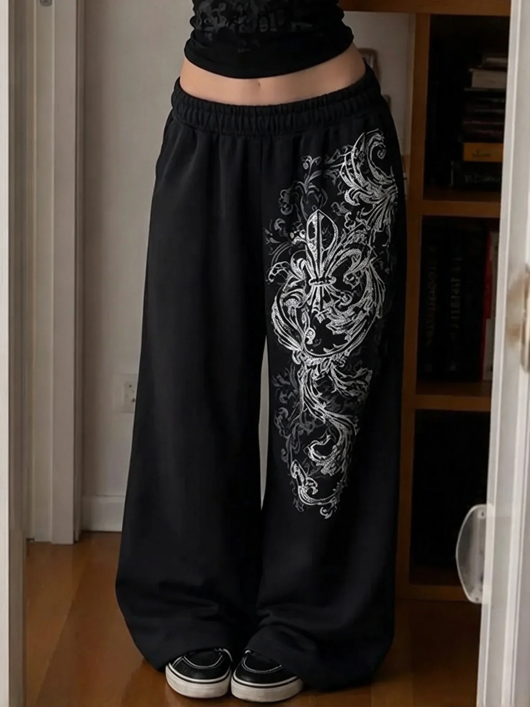 Women Black Silver Tribal Fleur De Lis Print Wide Leg Sweatpants Elastic Waist Oversized Loose Streetwear Casual Lounge Trousers