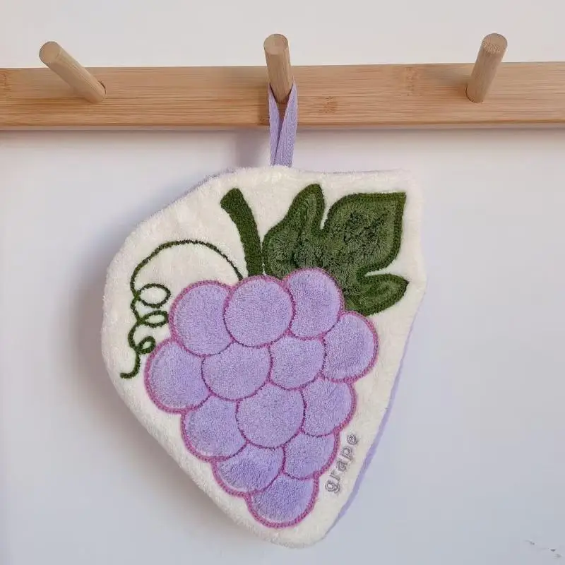 ผ้าเช็ดหน้าลายการ์ตูนผลไม้ ผ้าเช็ดมือแบบแขวน ซึมซับน้ำได้ดี ผ้าขนหนูสำหรับห้องน้ำ ผ้าขนแกะปะการัง หนานุ่ม