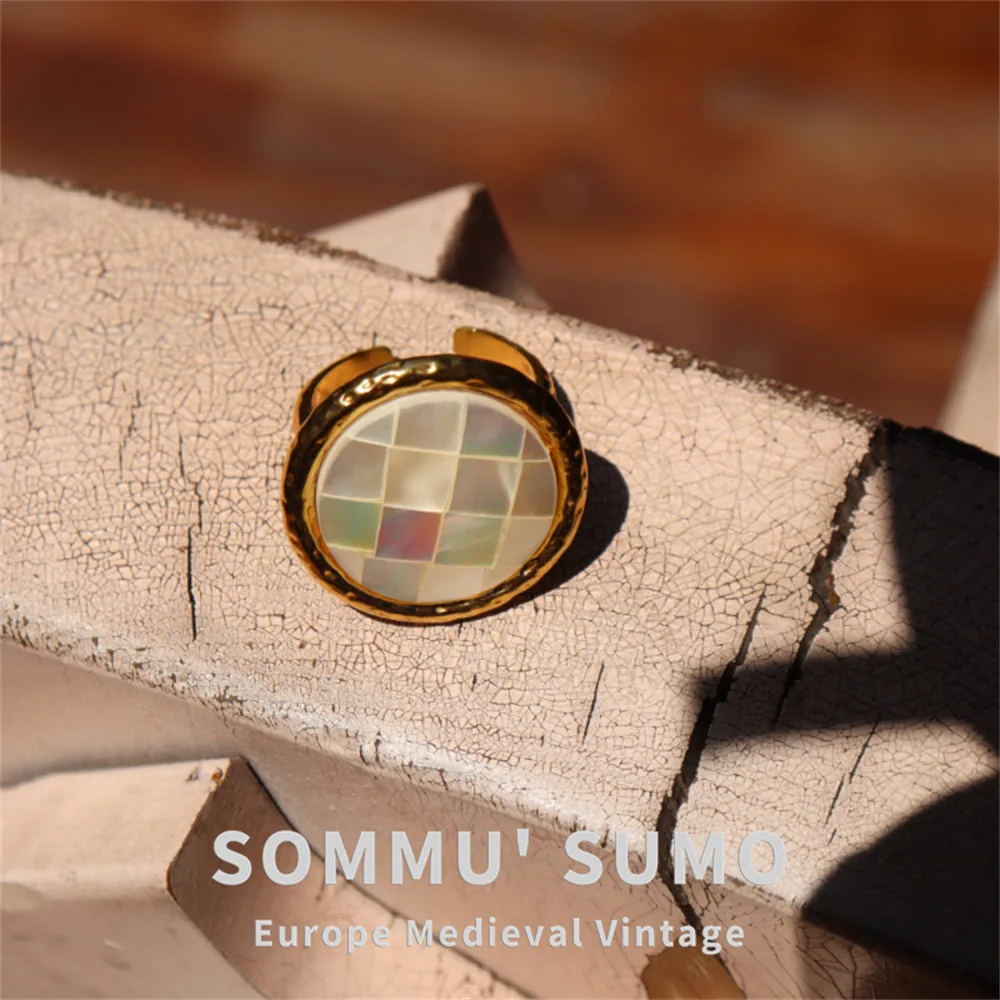 

Vintage Luxury Natural Mother of Pearl Ring Retro Exquisite Female Ring