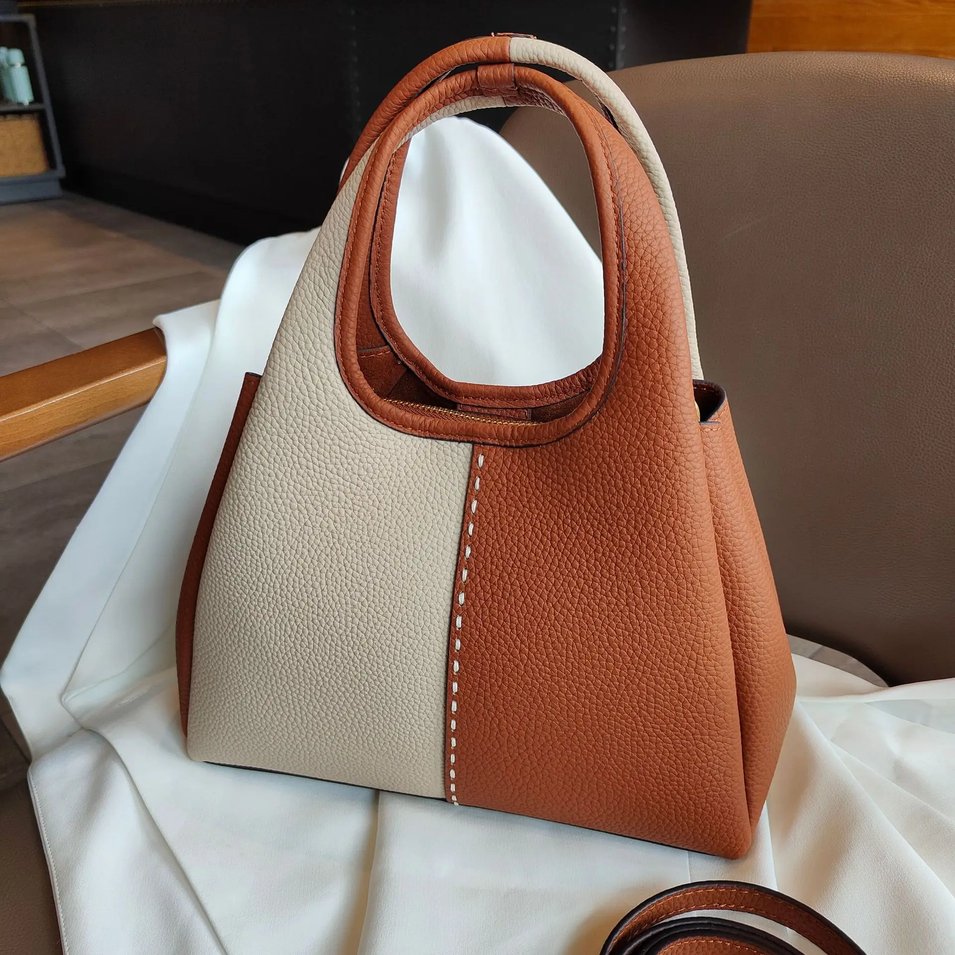 High-end Bucket Bag 2024 New Fashion Versatile First Layer Cowhide Soft Leather Color Block Ladies Bag