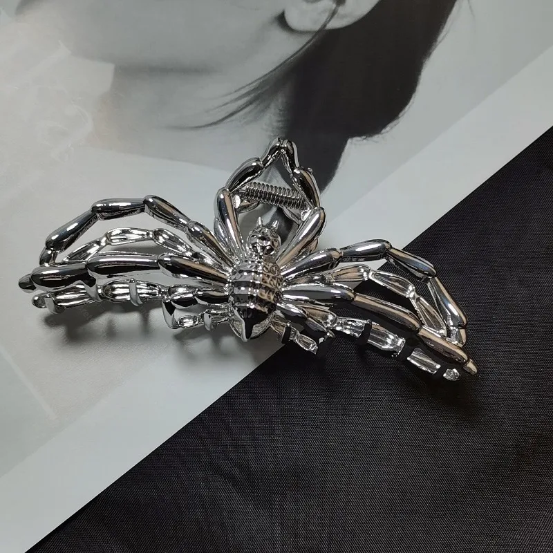 Halloween Dark Style Black Spider Hair Clip Fashion Irrgular Design Sense Shark Clip for Women Gothic  Alloy Geometric Clip