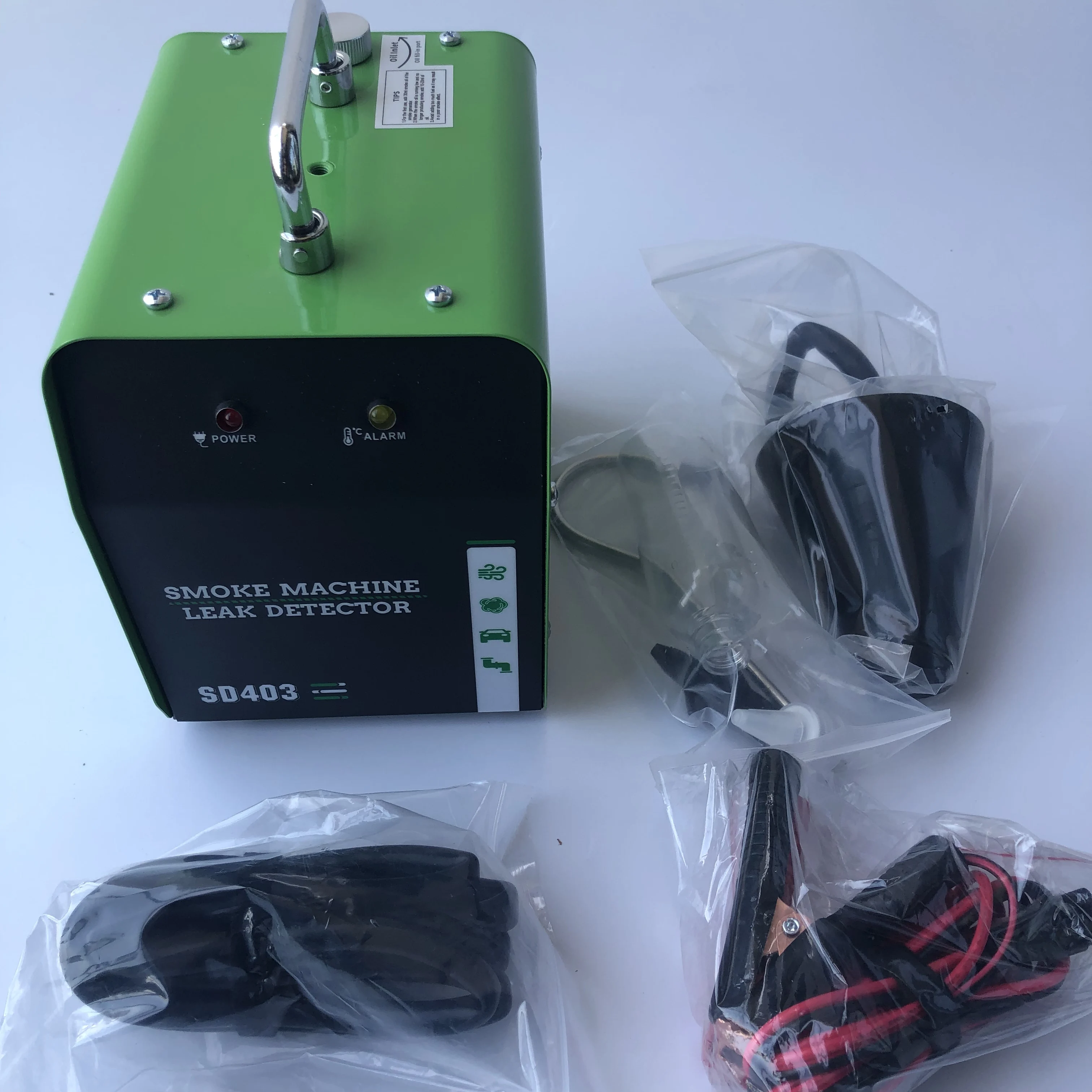 SD403 12V portable car smoke leak detection and diagnosis machine, fast car pipeline system detection smoke locator