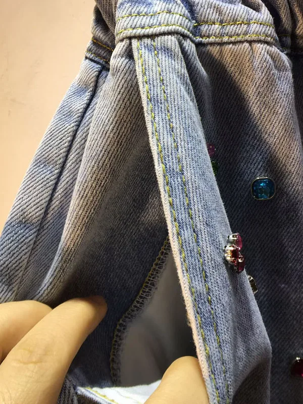 2025 Summer New Heavy Industry Diamond Bead Colored Diamond Drawstring High Waist Thin Denim Wide Leg Shorts Women