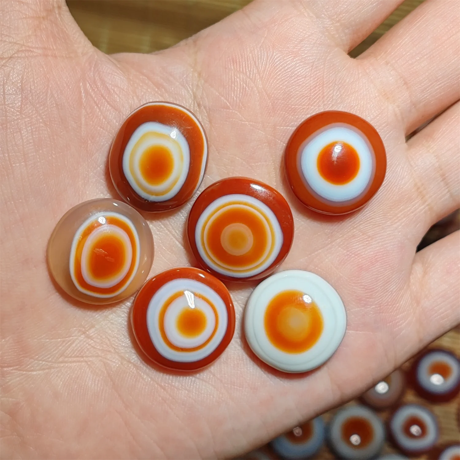 

1bag/lot natural agate sheep plate beads wholesale Pie-shaped eye pattern Non-porous It is used to DIY the ring face