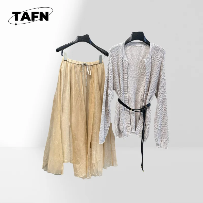 

Модный женский комплект из юбки и топа, легко стильный для любого мероприятия, идеально подходящий для теплой погоды и стильных нарядов AI1581