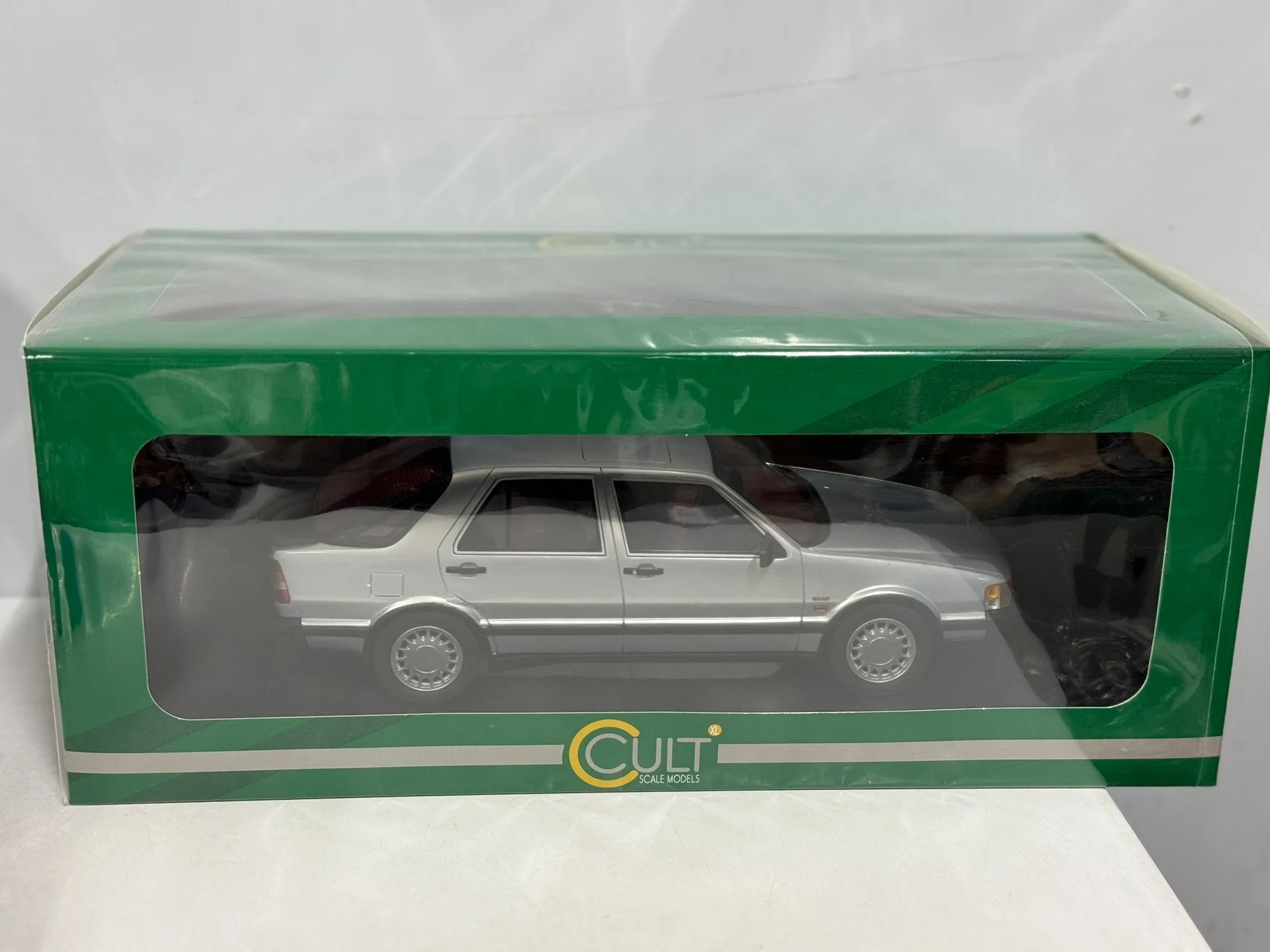 Diecast CULT scala 1/18 SBBA Saab modello di auto in resina giocattolo da collezione regalo souvenir display ornamento