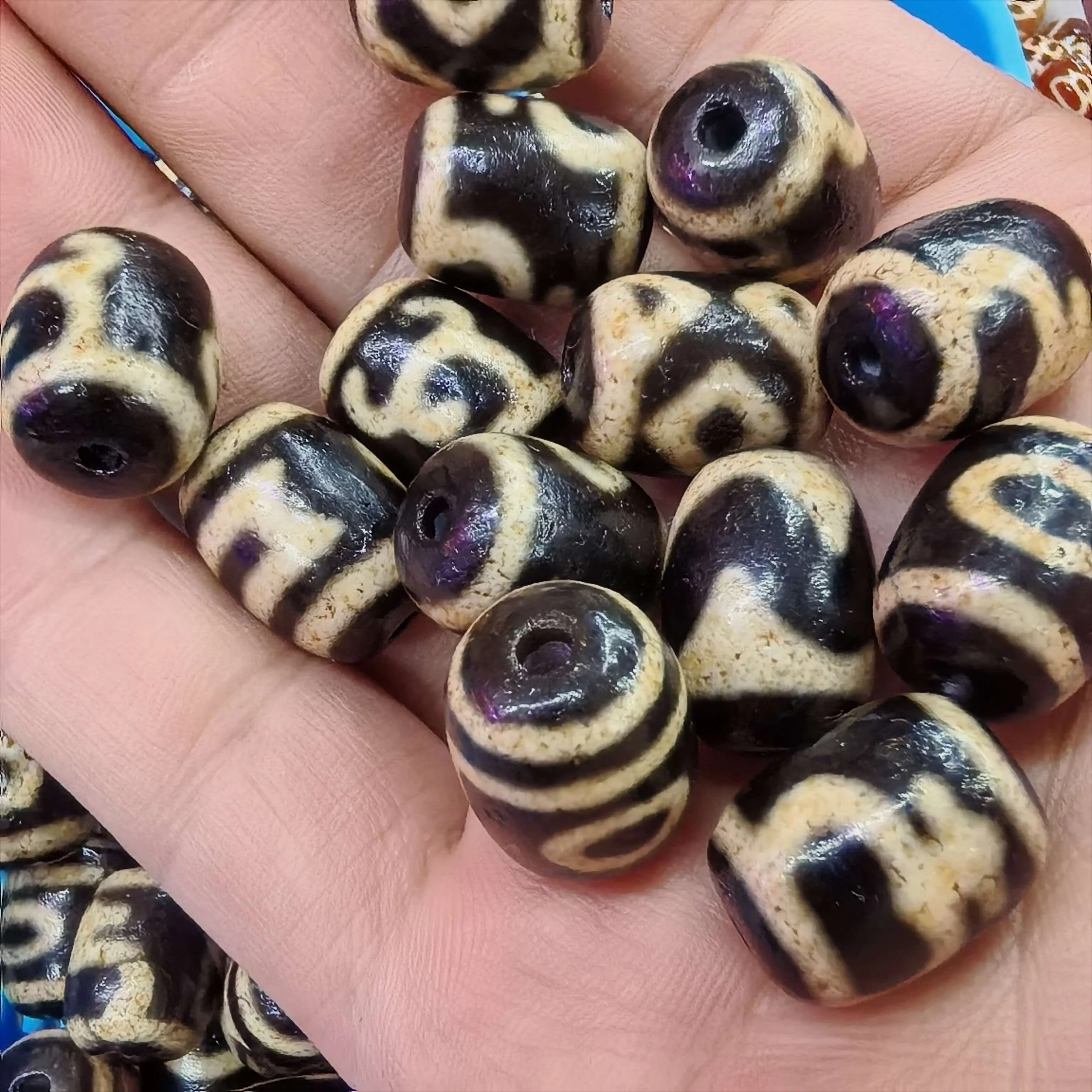 30pcs/lot different Totems Old Weathered Surface  dzi beads  Tibetan styles for pendants and bracelets high quality