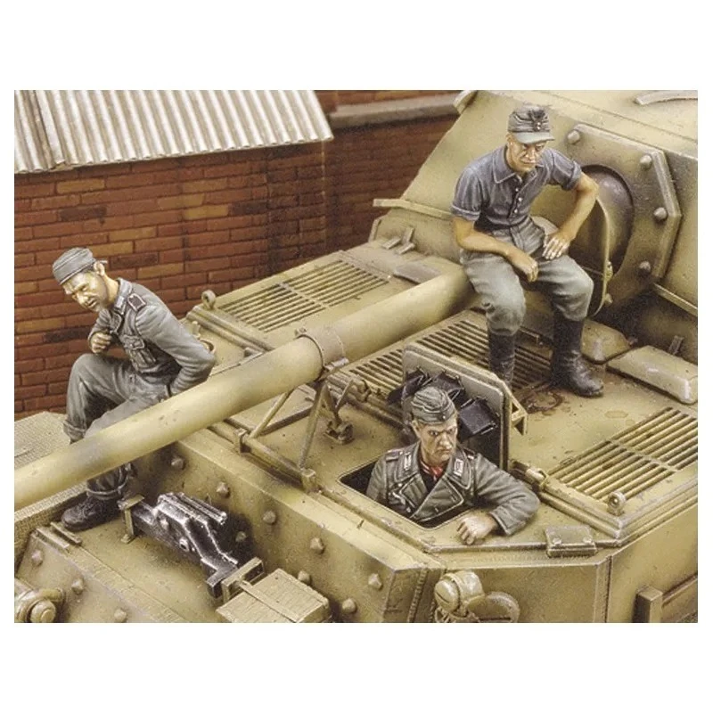1/35 Scale Resin Figure Assembly Model Kits Armored Crew WWII Military Miniature Toy Unassembled and Unpainted 744
