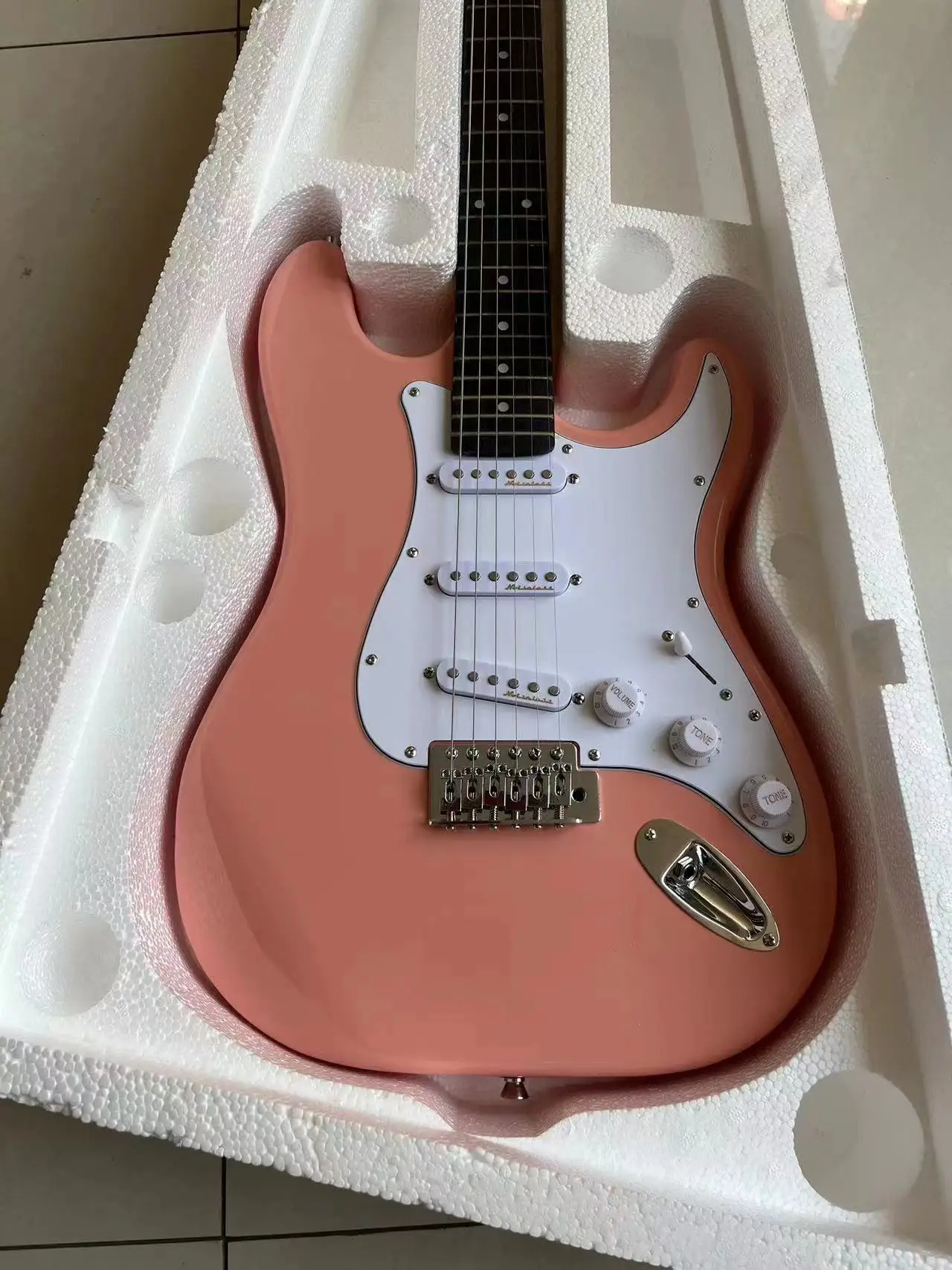 

Send in 5 days stratocaste-r custom body 6 string Electric Guitar in stock FARDFHHJ