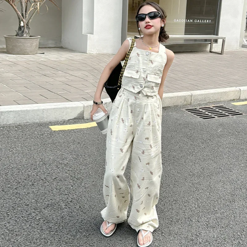 

2024 New Girls Summer Suit Suit Teenage Children Campus Casual Wear Fashion Printing Halter Top Wide Leg Trousers Two-piece Set