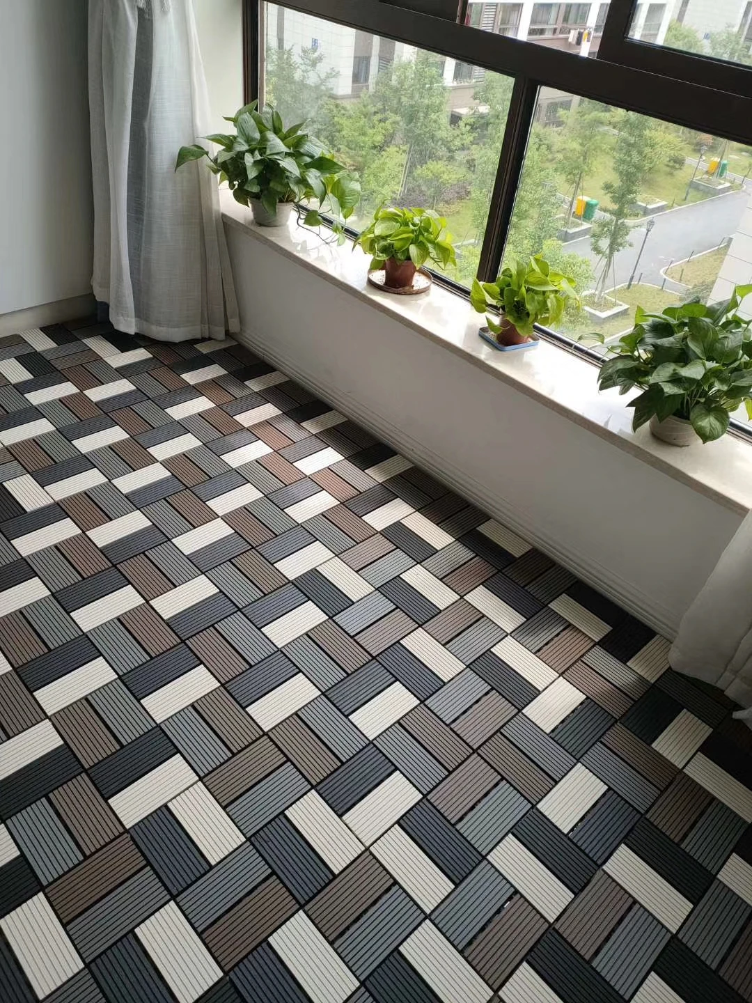 Afbeelding 7: Moderne stijl buiten DIY in elkaar grijpende WPC terrastegels, eenvoudig te installeren vloerbedekking