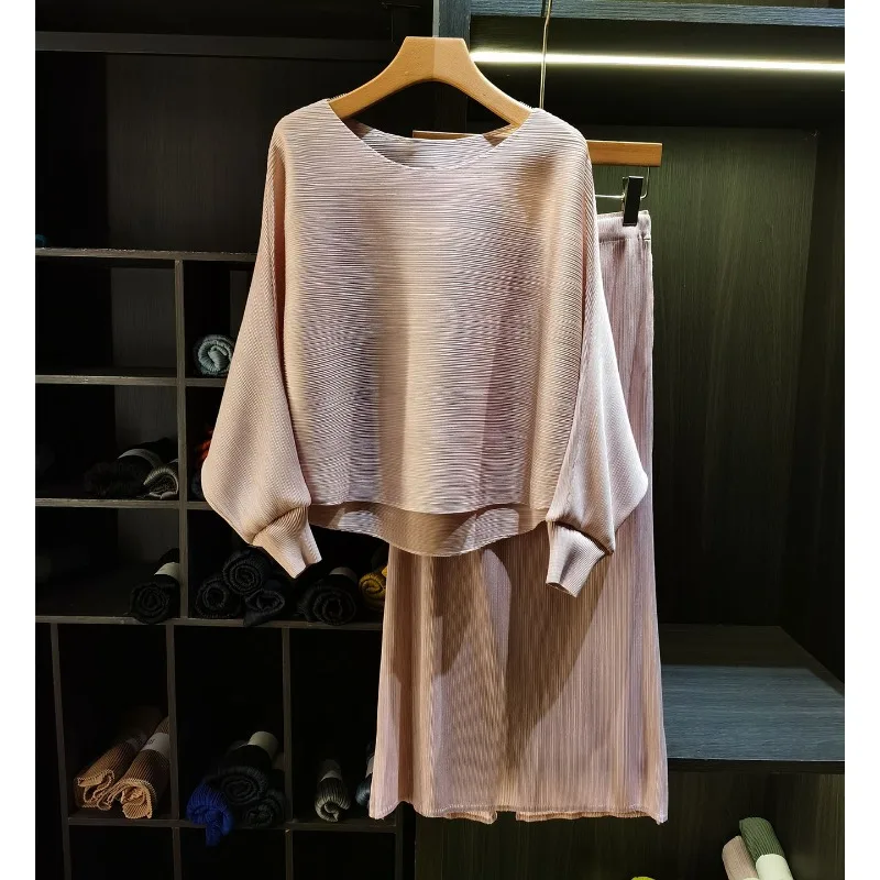 

Miyake Pleated Summer 2026 Solid Color Batwing Sleeve Pleated Two-Piece Set Simple Elastic Waist Slit Skirt Fashion Set Pleat