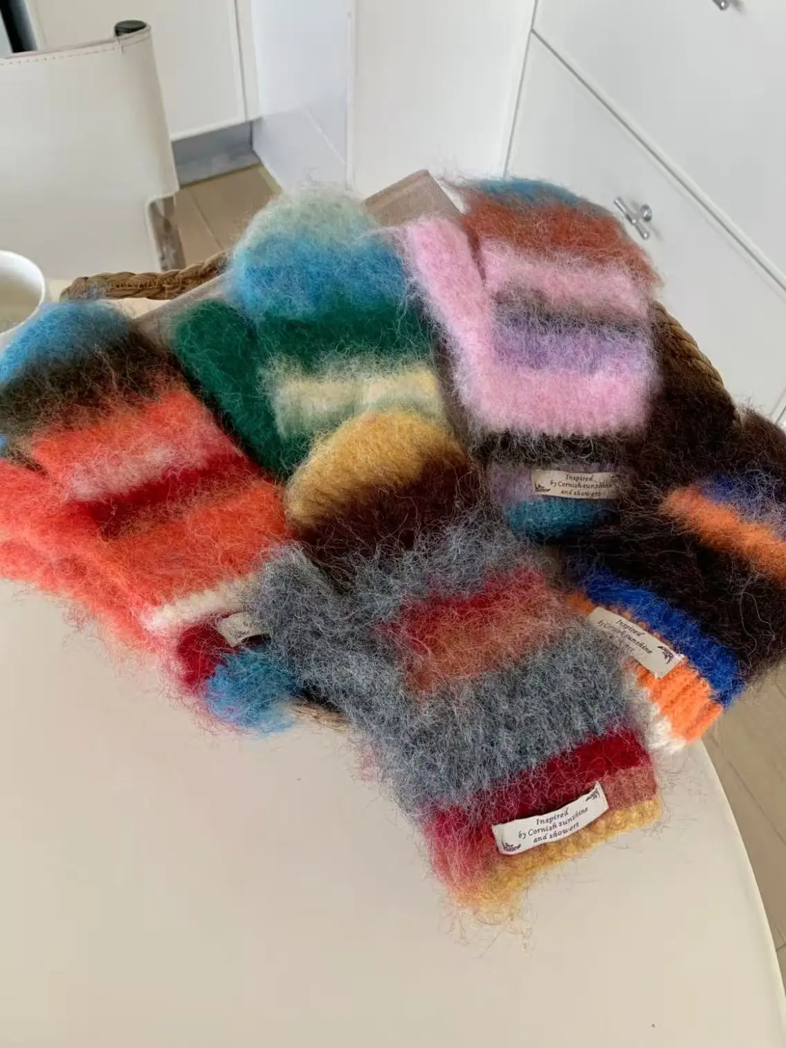 Gestreiftes Regenbogen-Mützen, Hut, Handschuhe, zweiteiliges Set für Damen und Herren, Winter, warme Skullis-Hüte, Unisex, kältebeständige Outdoor-Handschuhe, Kappen-Set – Detail 8
