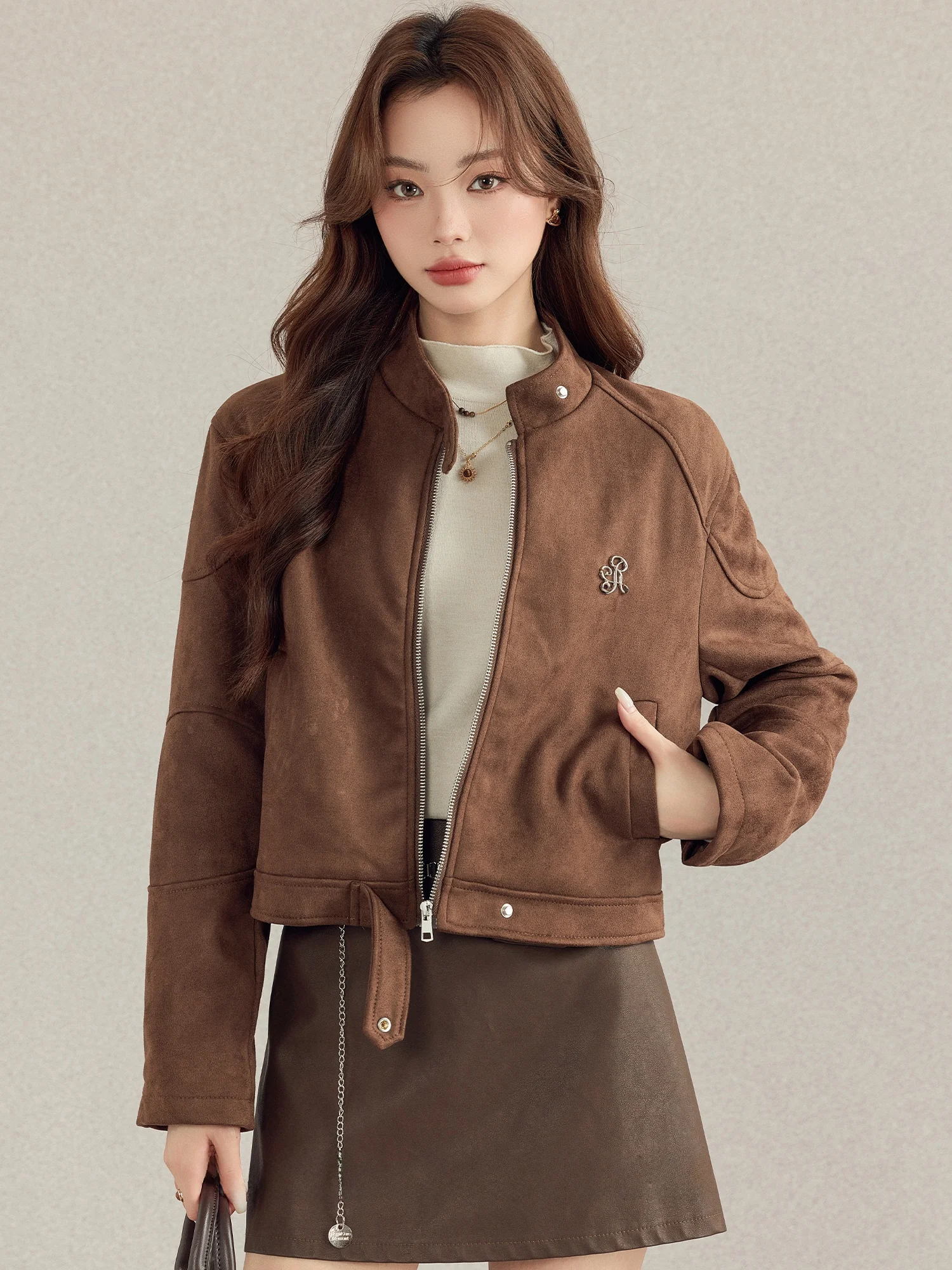 

Женская замшевая куртка Ele ort: осенне-зимний модный дизайн, приталенный крой, американский стиль, воротник-стойка, длинный рукав, без капюшона