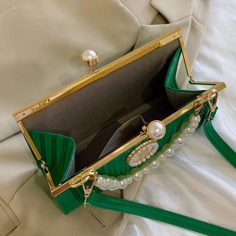 Luxury Women Evening Pearl Shell Clip Green Pink Chain Messenger Bags Designer White Prom Shoulder Bags Wedding Bridal Clutch