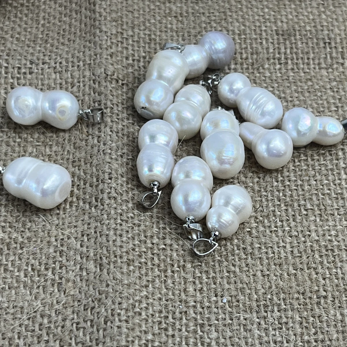 2 stücke Kürbis Form Anhänger Natürliche Süßwasser Perle Charms für Schmuck Machen Liefert DIY Halskette Ohrringe Zubehör Großhandel