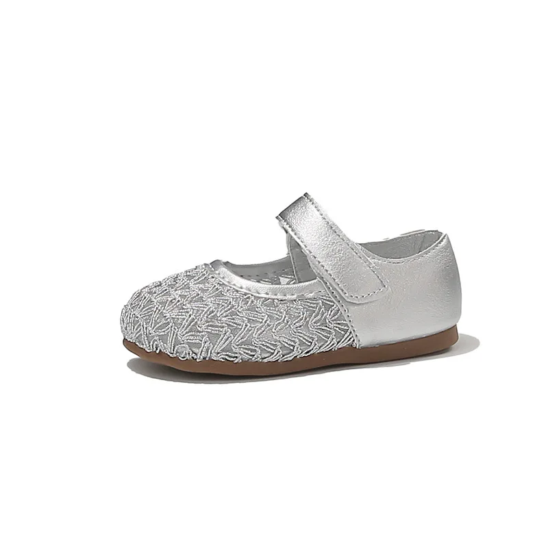 

Zapatos Niña New Girl Sandals 2026 Spring Breathable Flat Kid Shoes with Mesh Fashion Girl Shoes Hollow Out Versatile Women Shoe