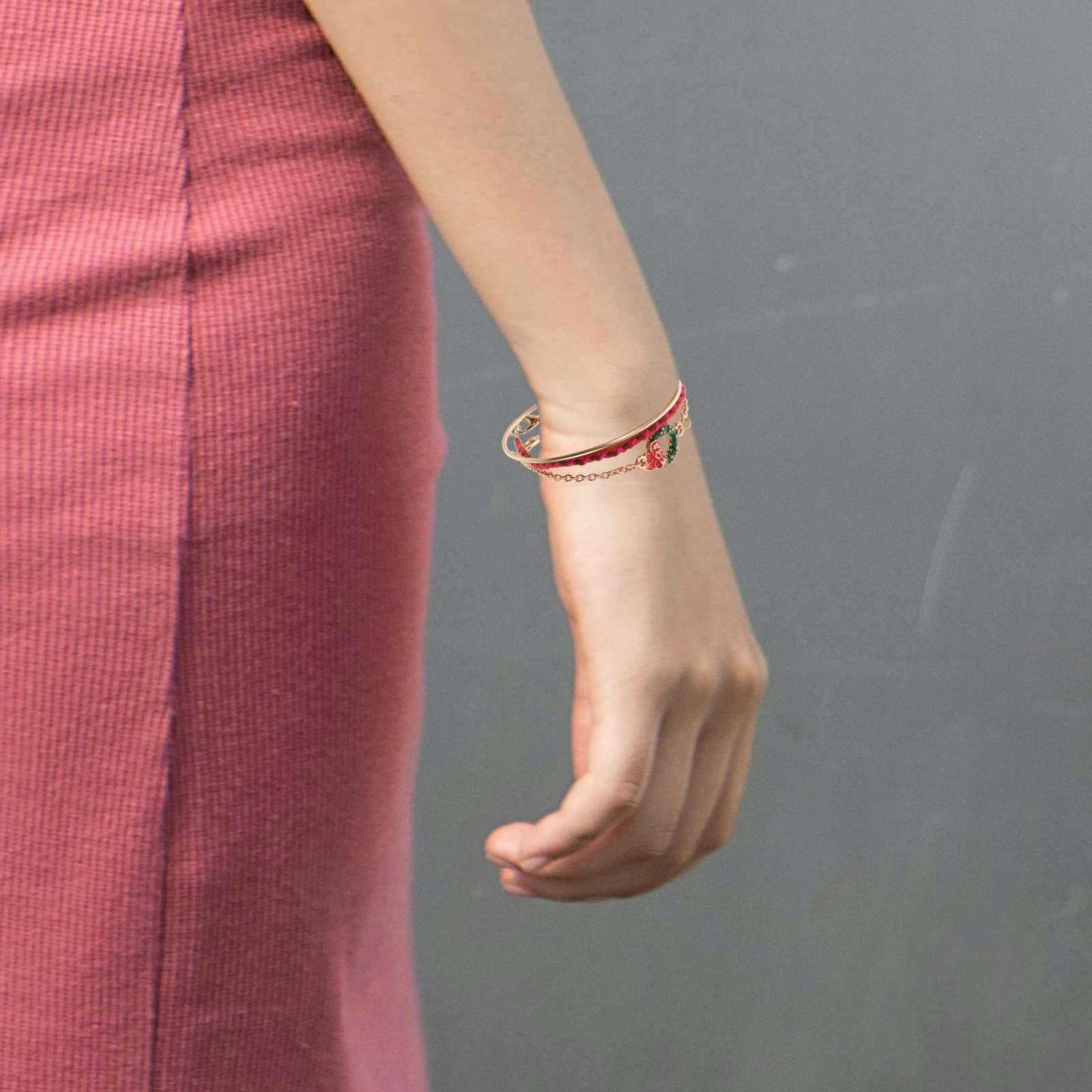 

1 Set Multi-Layer Christmas Bracelet Set For Women Festive Holiday Jewelry Adjustable Women'S Layered Bracelets