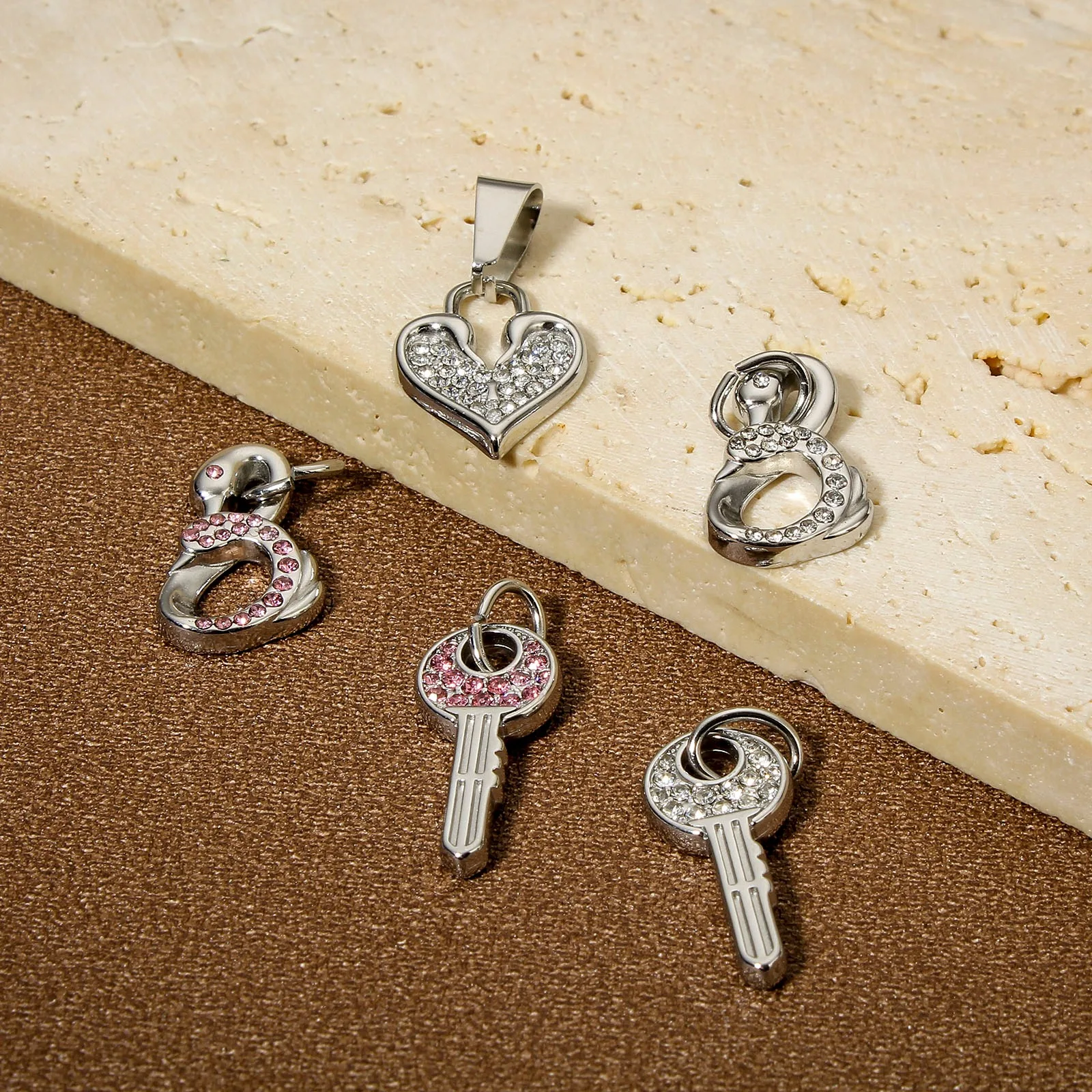 1 Stück 304 Edelstahl Herz Schwan Charms Strass Schloss Schlüssel Anhänger für Schmuckherstellung Diy Halskette Armband Zubehör – Detail 4