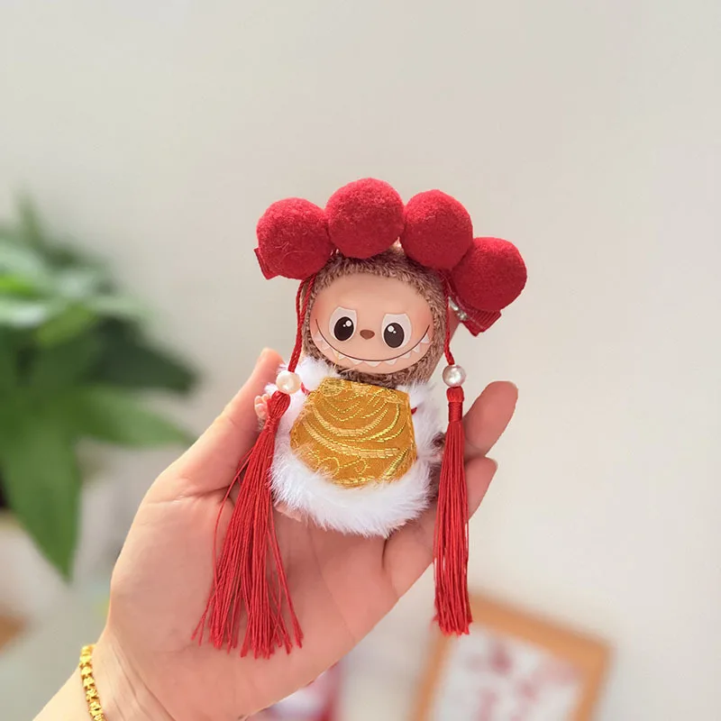 

For 10cm 4th Gen Mini Labubu Heart Code Festive Golden Belly Wrap & Hair Clip Set, Cute New Year Outfit for Vinyl Plush Doll Key