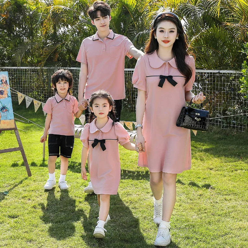 

Family Matching Outfits Summer Beach Clothes Striped Pattern for Mum Daughter Dad Son T-Shirts and Shorts/ Dresses