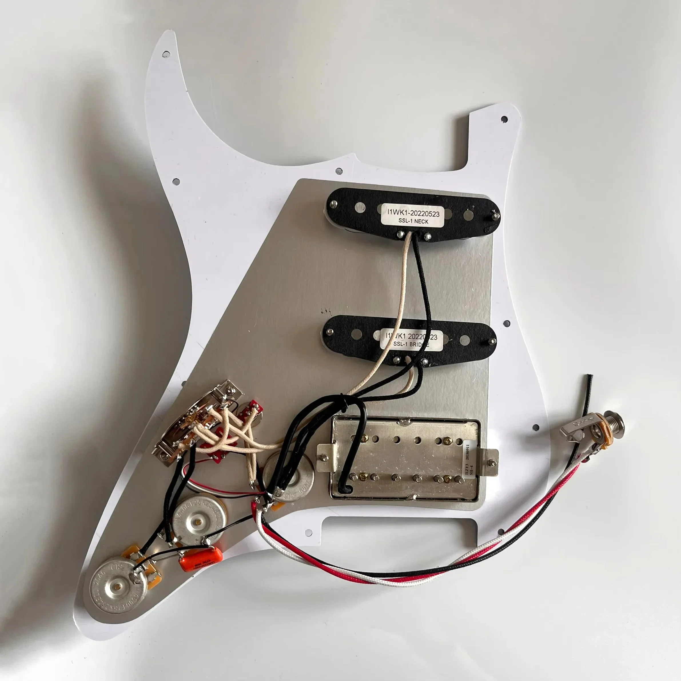 HSS محملة مسبقا ST Pickguard مجموعة نموذج التقاطات ألنيكو الخامس لفائف سبليت هامبوكر التقاطات SSH اختيار الحرس #4