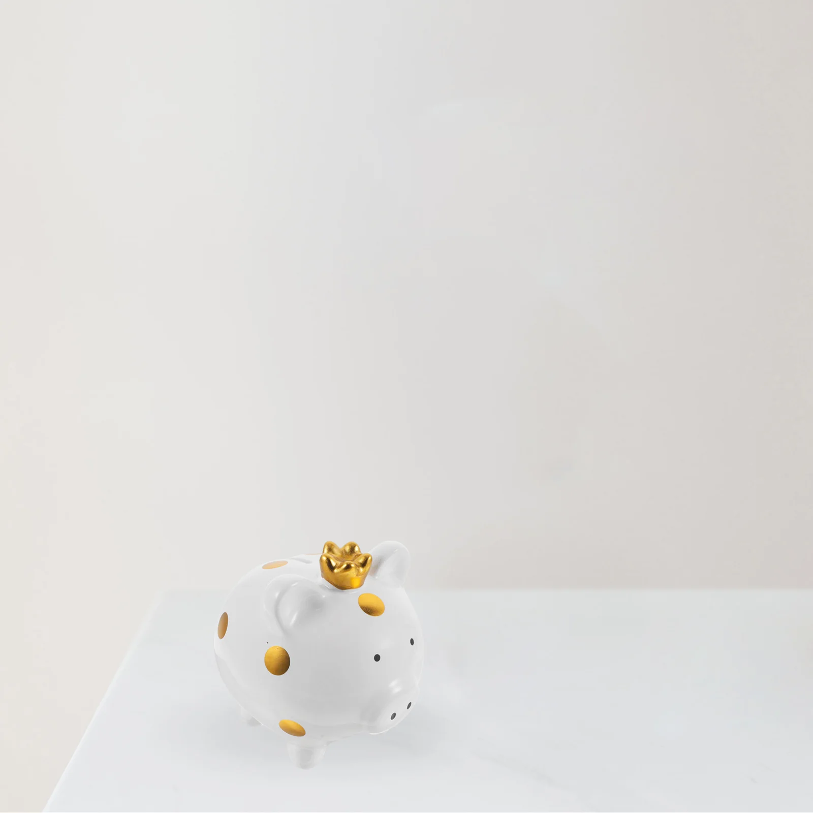 السيراميك تاج الخنزير البنك الصغيرة السيراميك جميل عملة جرة الكرتون حصالة الاطفال توفير وعاء سطح المكتب زخرفة حصالة على شكل حيوان