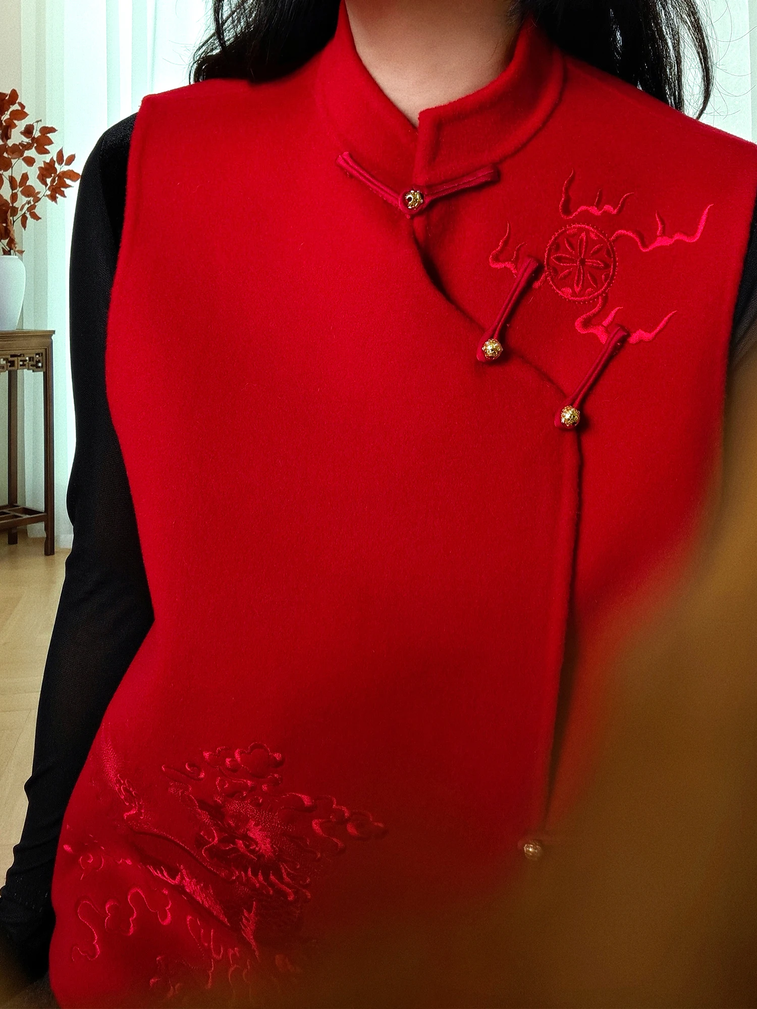 

Новая китайская вышитая шерстяная куртка-жакет для женщин, удобная посадка, воротник-стойка, традиционный китайский стиль...